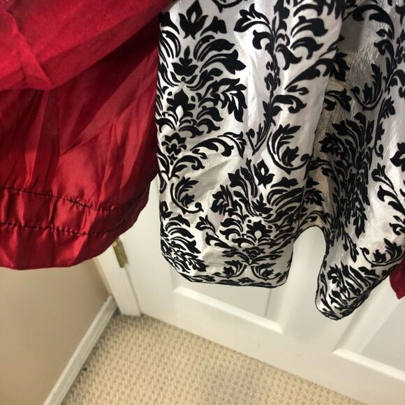 Leg Avenue burgundy red French maid costume dress, size large - Picture 11 of 16